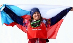 Nữ VĐV có “râu” giành HCV ở Olympic Sochi 2014